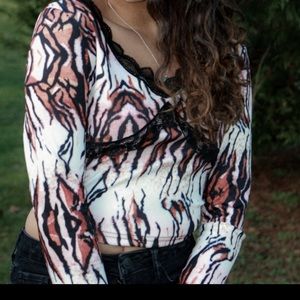 Animal print longsleeve lace top!